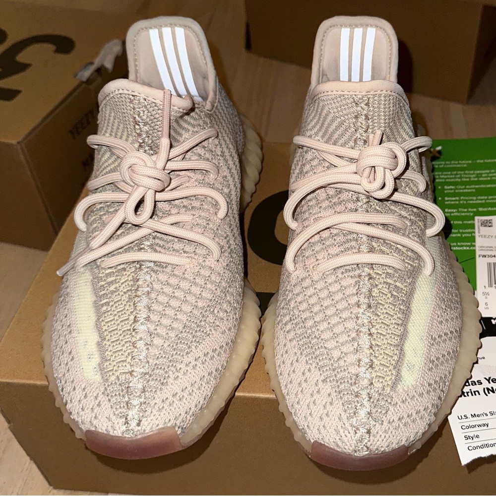 Adidas Yeezy boost 350 v2 Citrin ( non reflective ) size 6